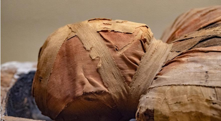 Proceso de momificación en el antiguo Egipto.
