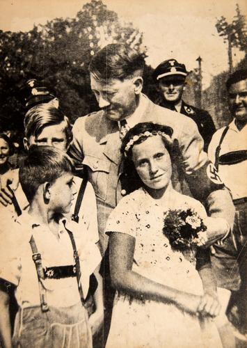 Los Hitler: una familia acosada por el pasado-0